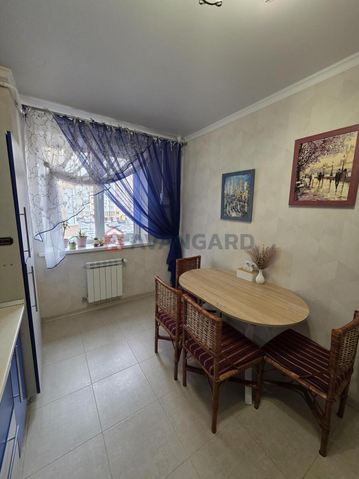 2 ����. ��������, 63/34/12 ��. �., 3/10 ���� ���� 4