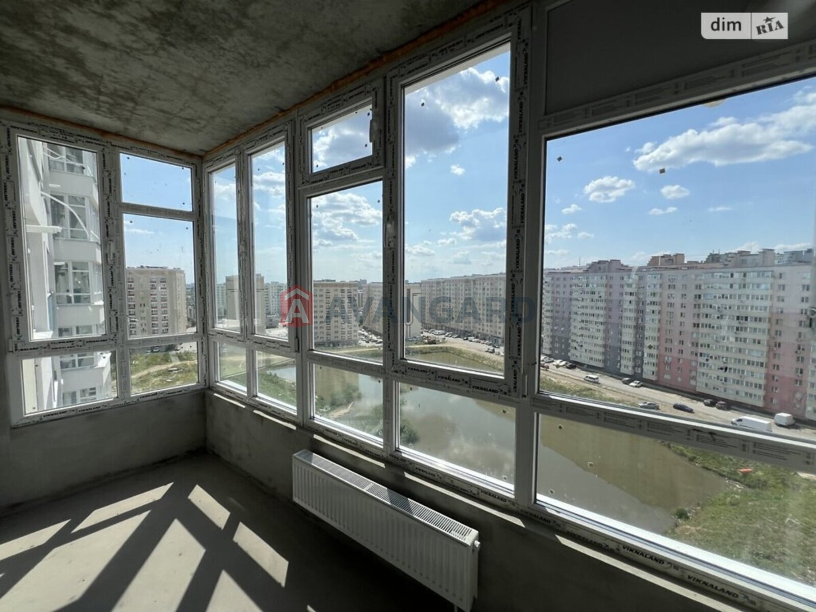 1 ����. ��������, 48/-/- ��. �., 8/10 ���� ���� 4