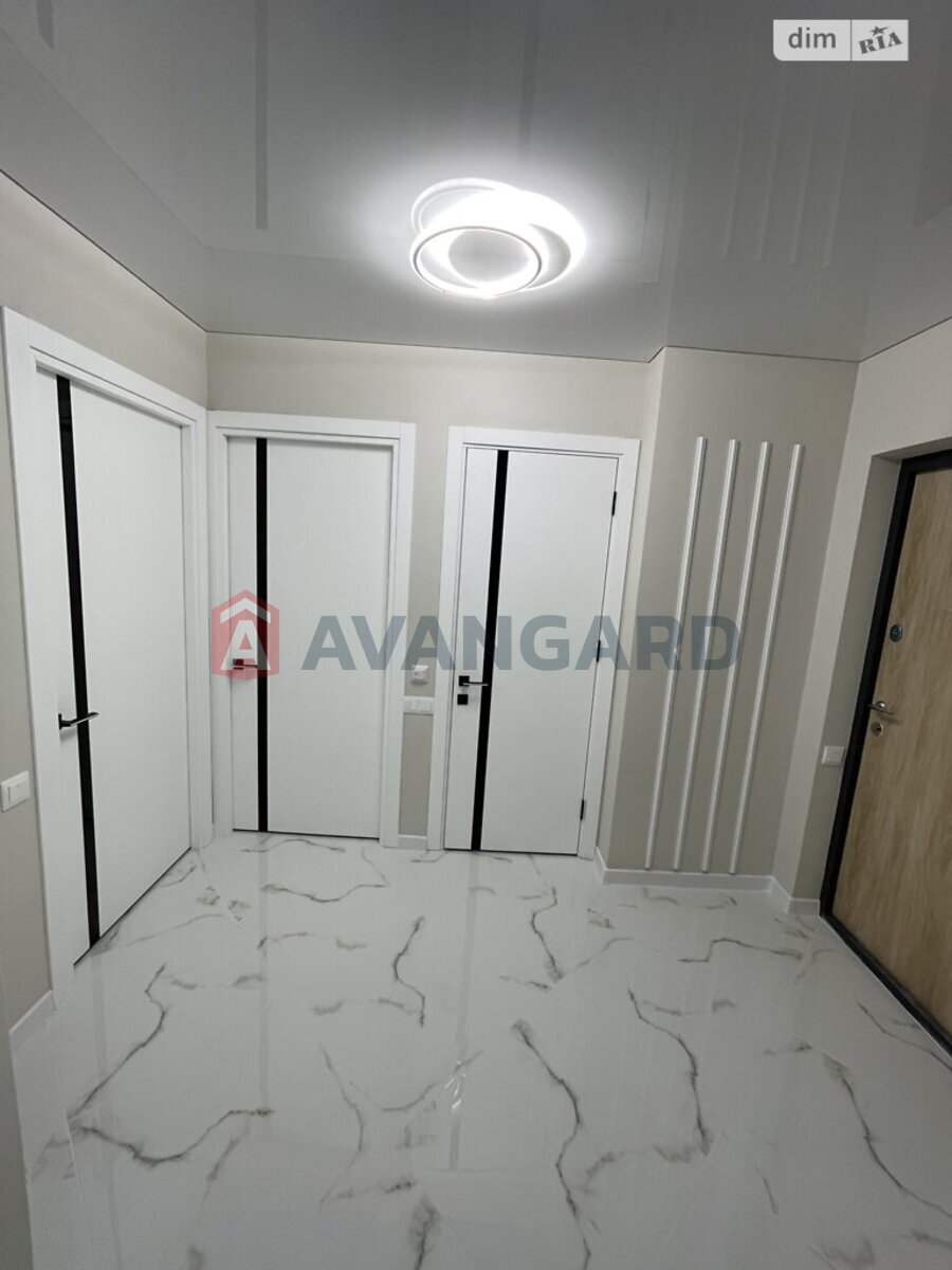 1 ��. ��������, 43/17/10 ��. �., 4/9 ������ ���� 3