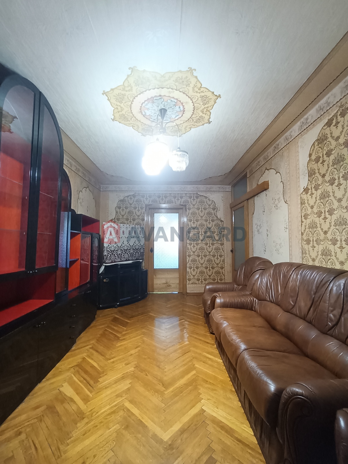 4 ��. ��������, 88/57/7,3 ��. �., 7/9 ������ ���� 3