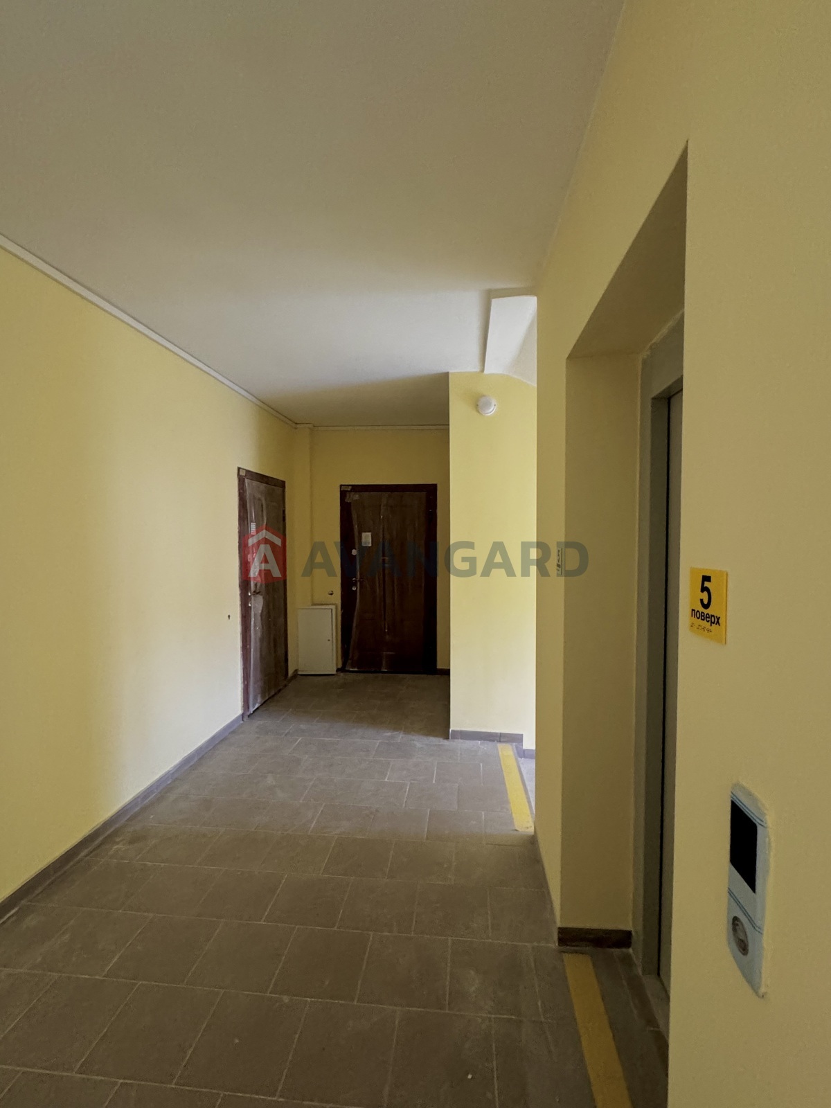 1 ����. ��������, 46,6/-/18 ��. �., 9/10 ���� ���� 6