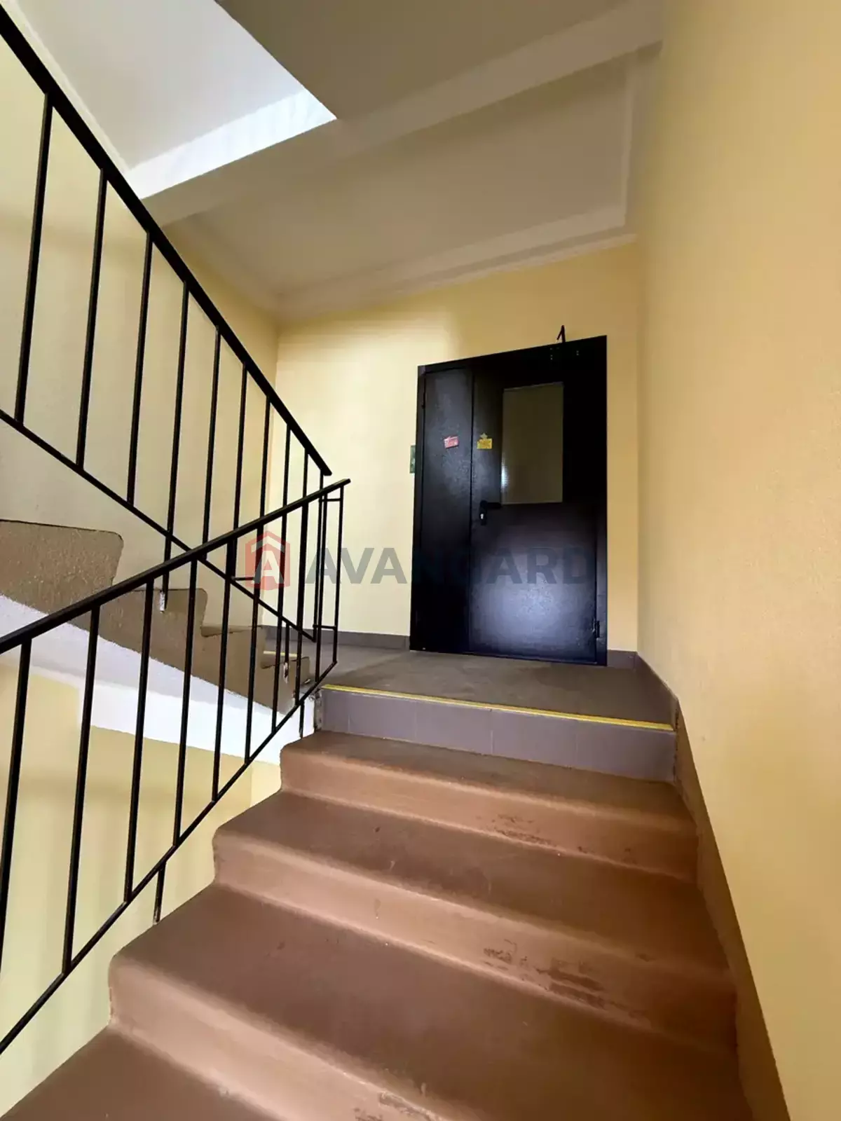 2 ����. ��������, 58/-/12 ��. �., 8/10 ���� ���� 12