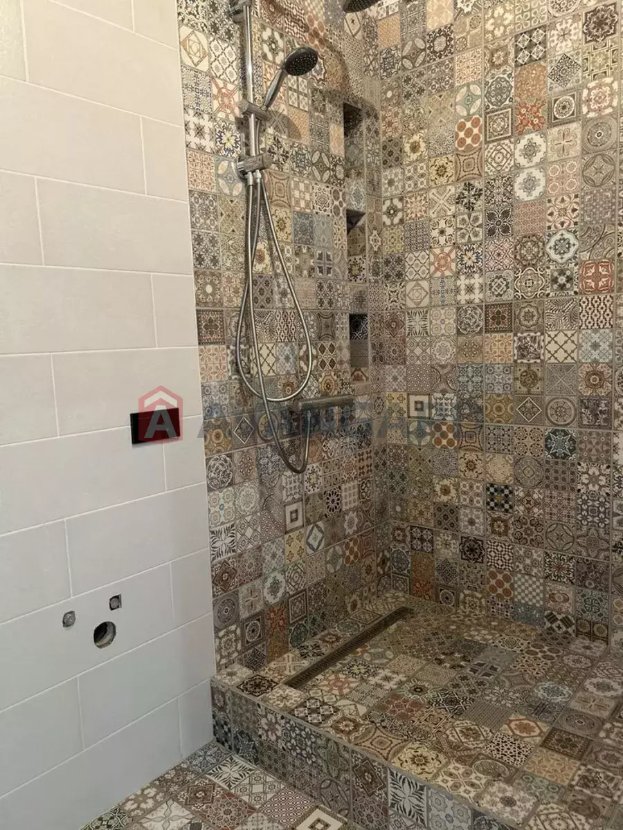4 ��. ��������, 98/-/15 ��. �., 6/9 ������ ���� 18