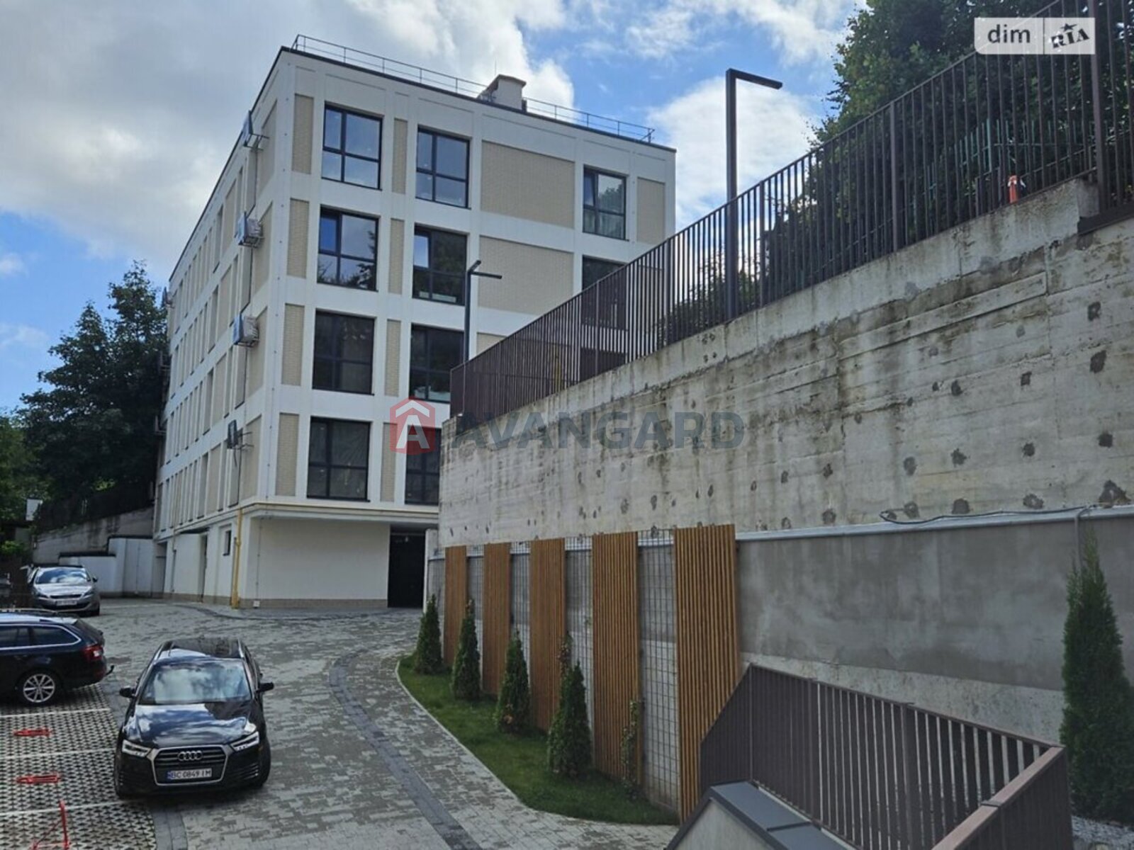 1 ��. ��������, 38/28/16 ��. �., 2/4 ������ ���� 22