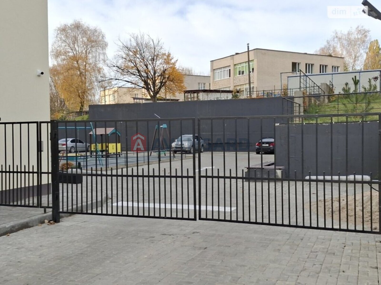 1 ��. ��������, 43/-/- ��. �., 10/15 ������ ���� 18