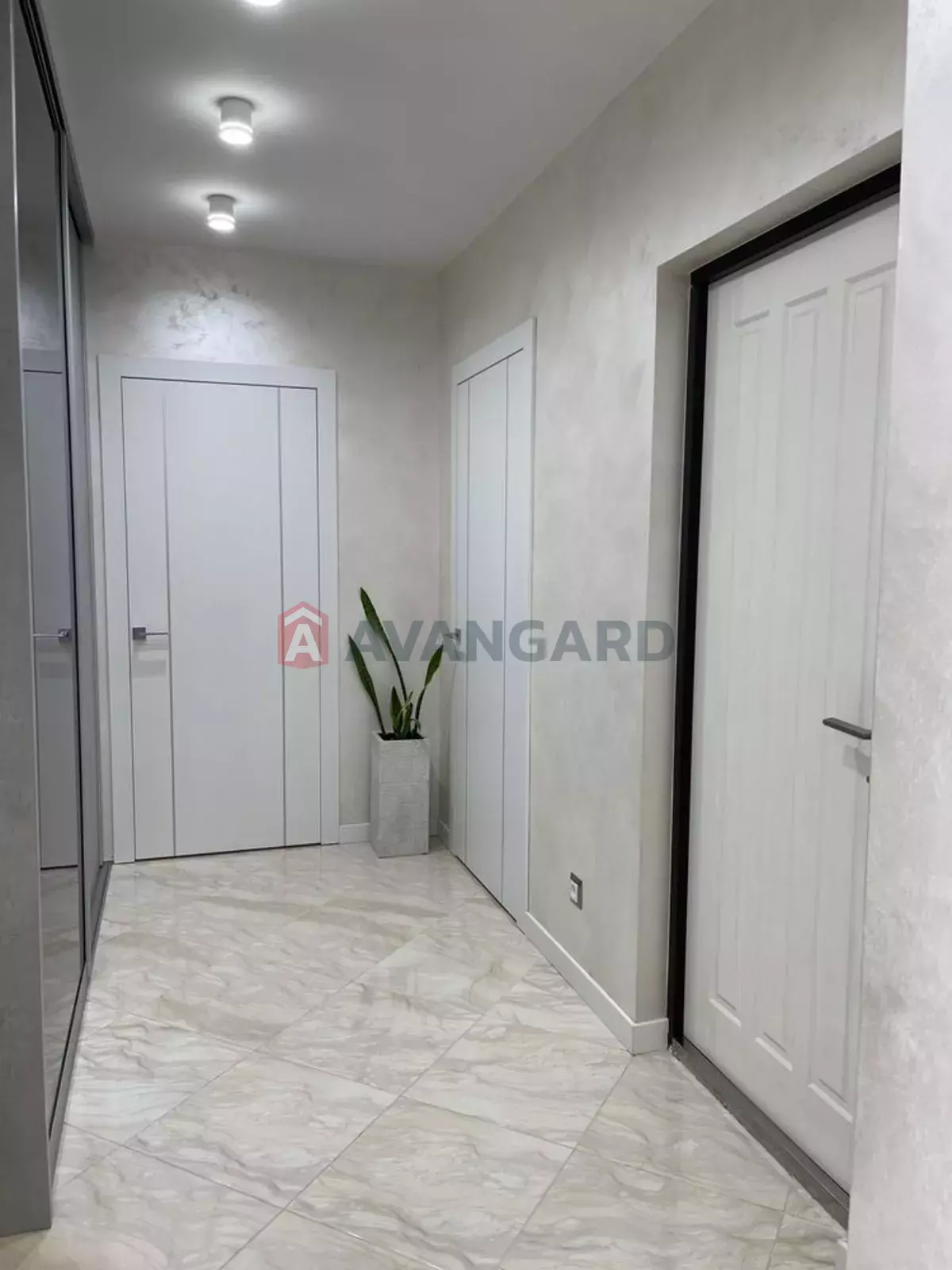 3 ����. ��������, 67/-/8 ��. �., 7/9 ���� ���� 10