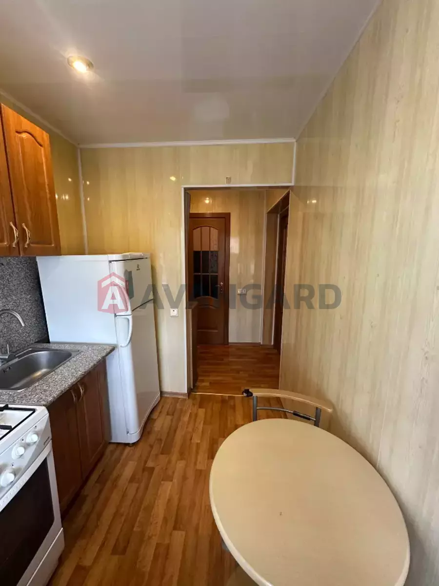 2 ��. ��������, 41/31/5 ��. �., 2/2 ������ ���� 8