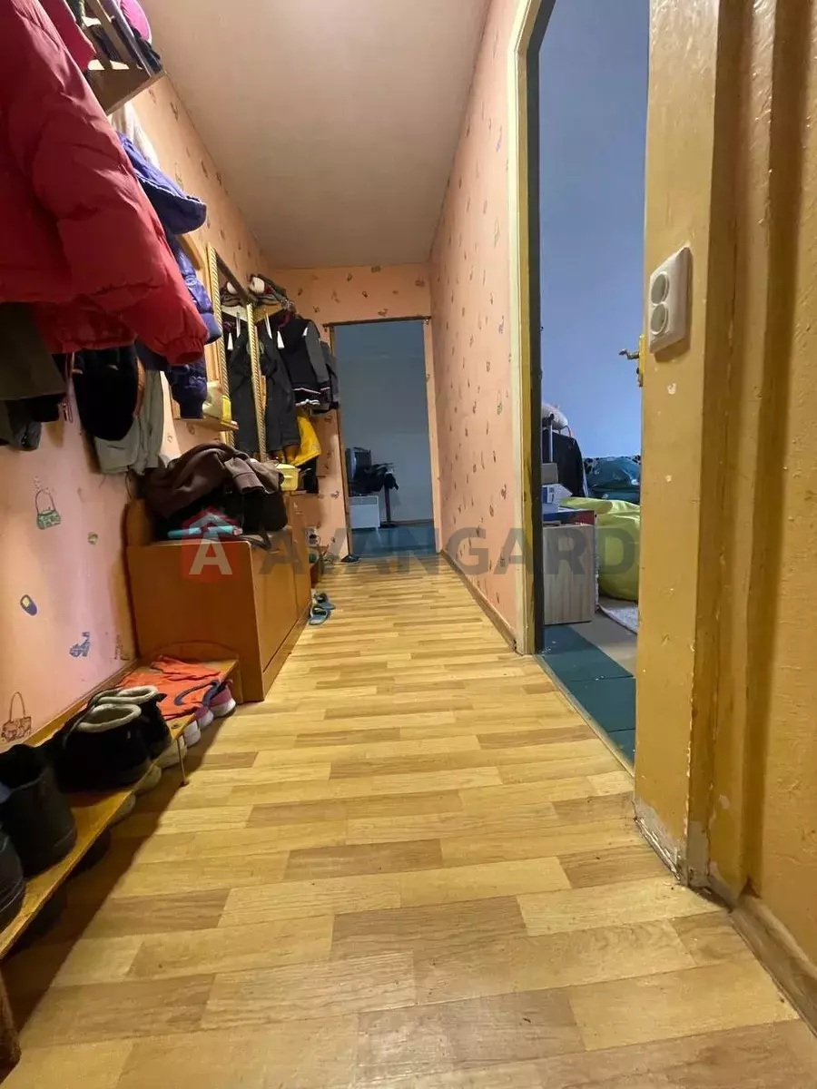 4 . , 89/-/9 . ., 7/9   6