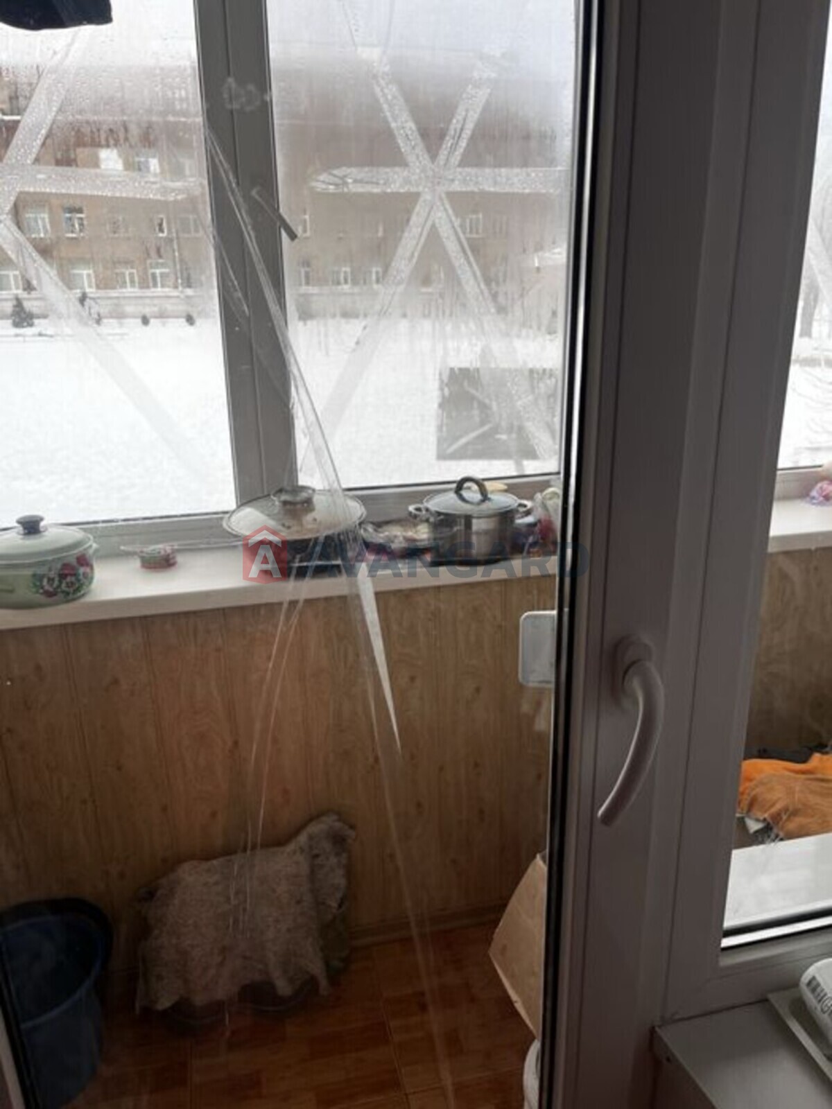 2 ��. ��������, 44/-/8 ��. �., 2/5 ������ ���� 4