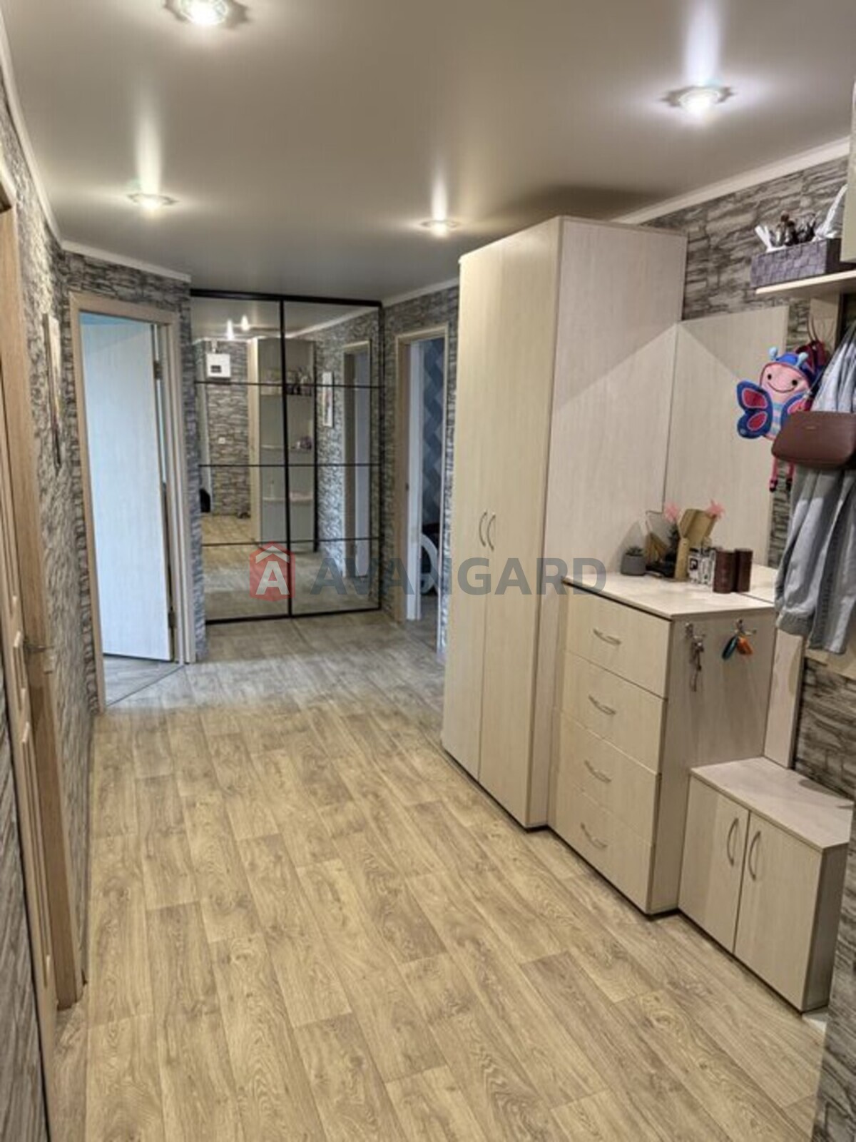 3 ����. ��������, 69/-/8 ��. �., 4/9 ���� ���� 6