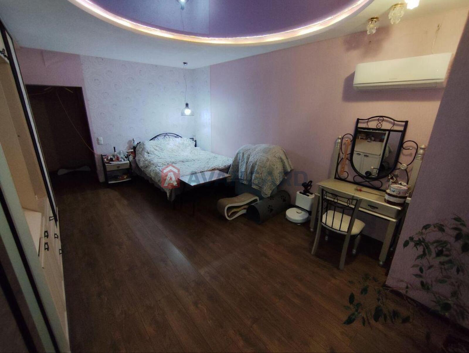 2 ��. ��������, 83/64/19 ��. �., 9/13 ������ ���� 5