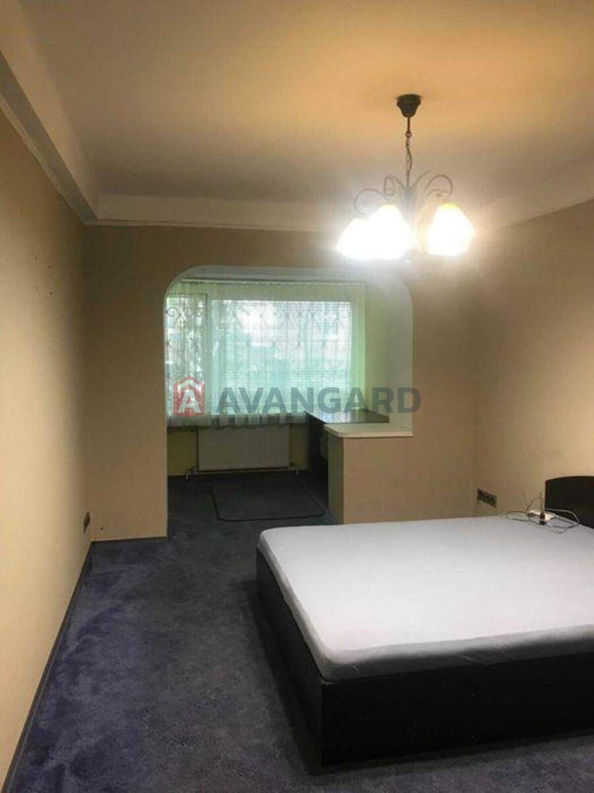 3 ��. ��������, 78/-/8 ��. �., 1/5 ������ ���� 5