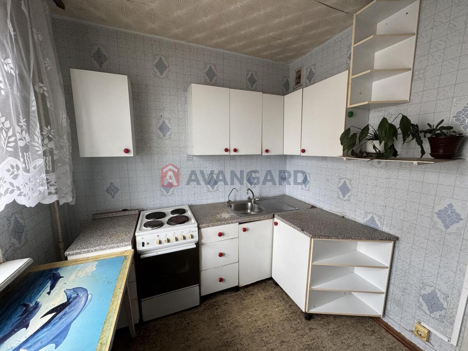 3 ����. ��������, 71/41/8 ��. �., 11/12 ���� ���� 1