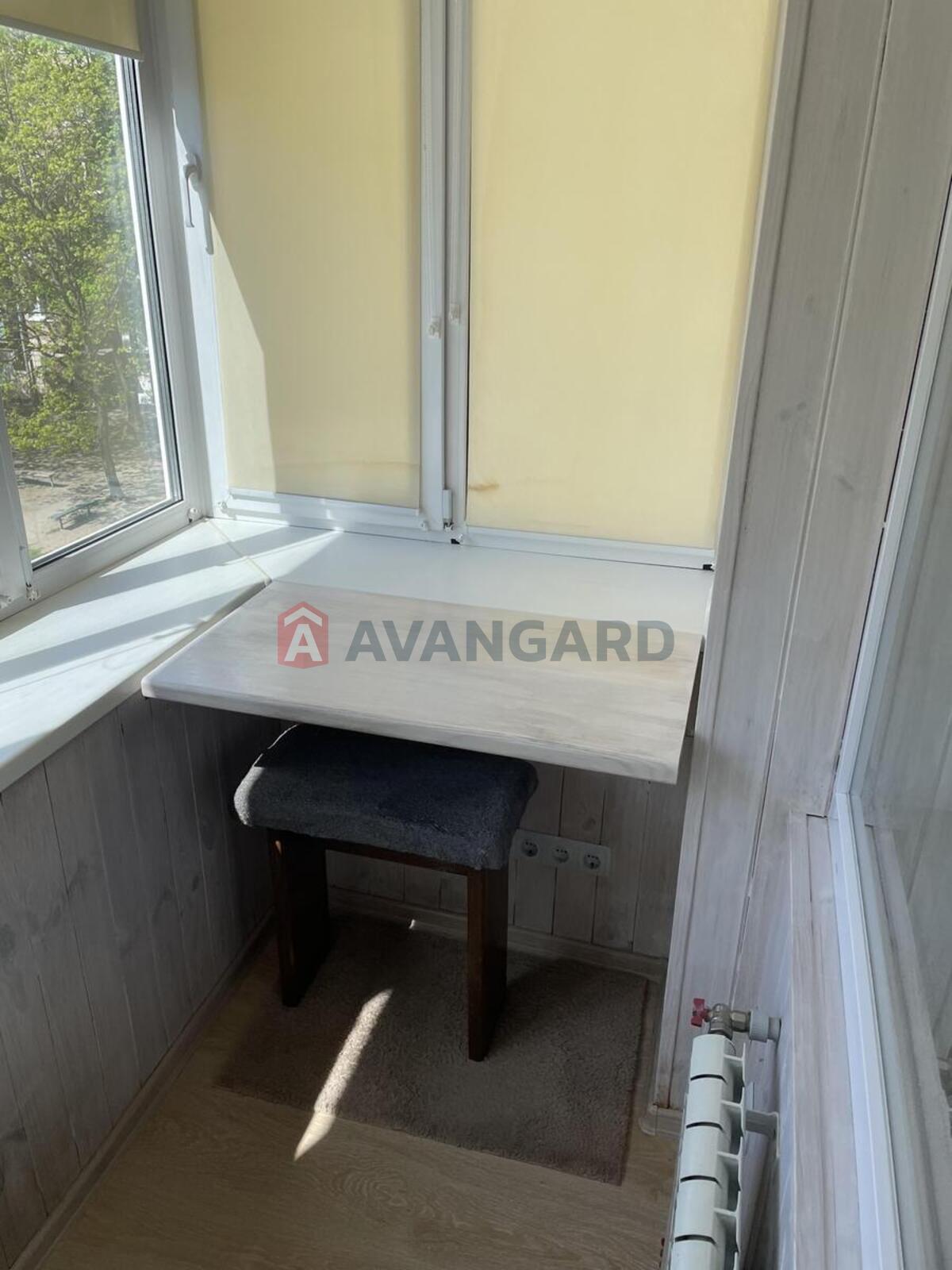 1 ��. ��������, 37/18/6 ��. �., 4/9 ������ ���� 3