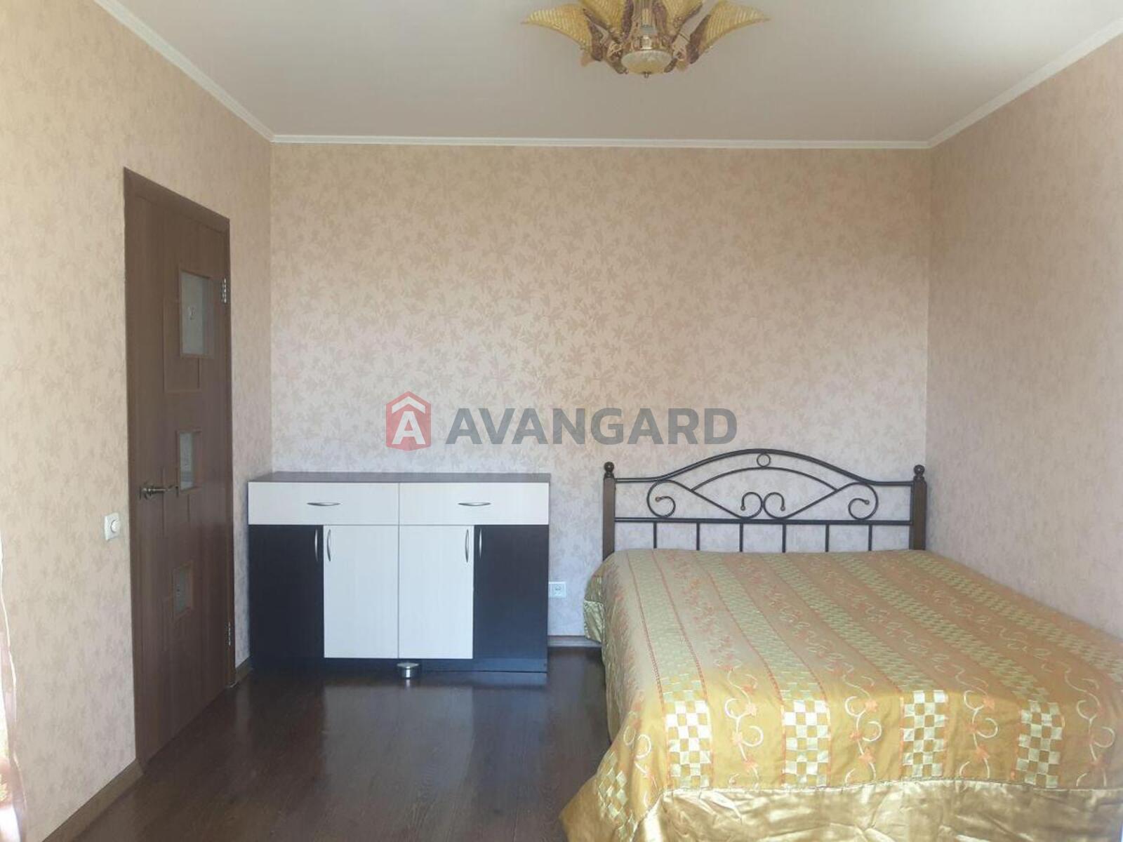 3 ����. ��������, 75/40/8 ��. �., 12/20 ���� ���� 21