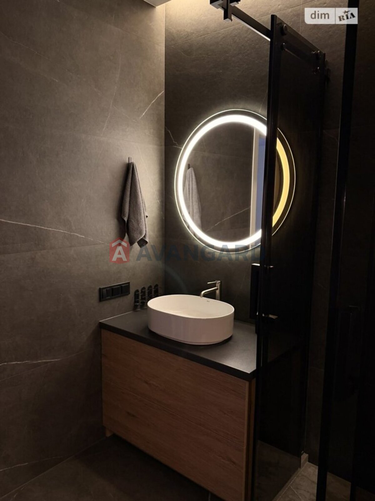 1 ��. ��������, 53/53/6 ��. �., 3/10 ������ ���� 16