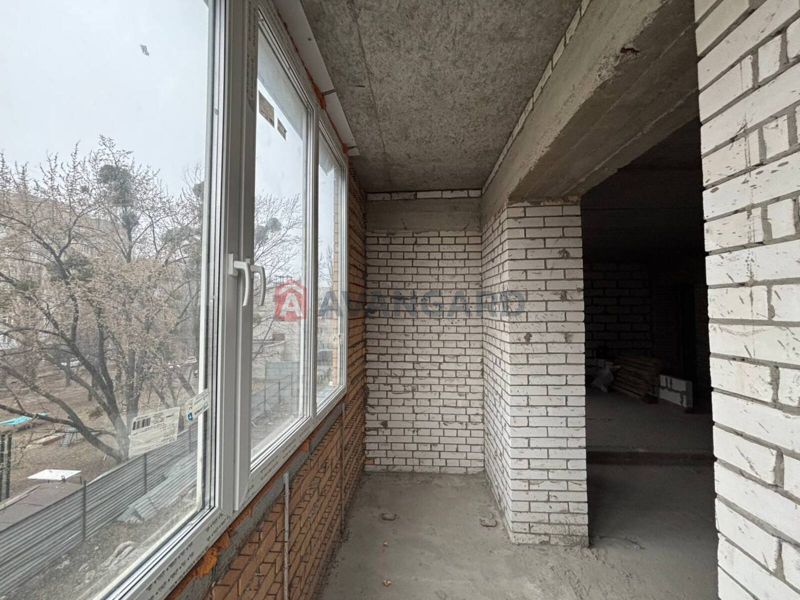 1 ����. ��������, 44/17/15 ��. �., 3/12 ���� ���� 12