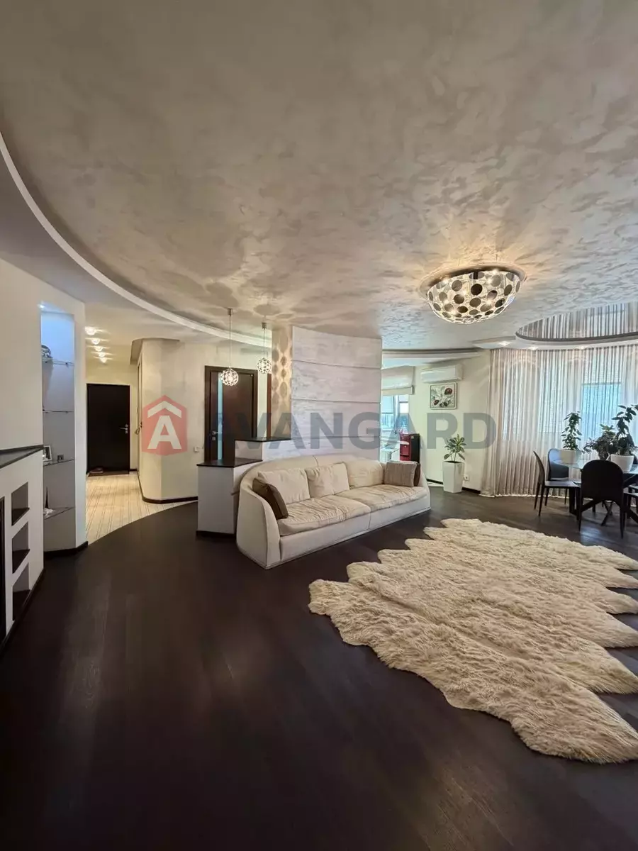 3 ��. ��������, 111/-/- ��. �., 8/10 ������ ���� 12