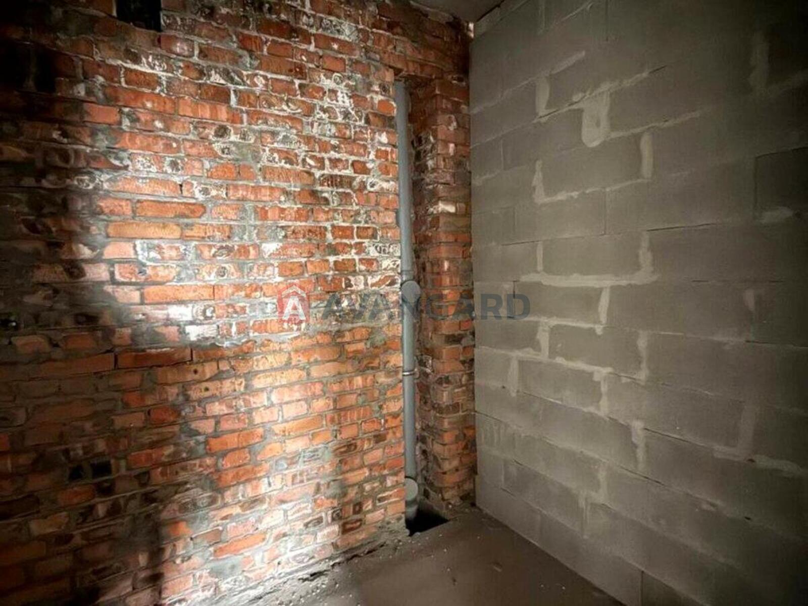 3 ��. ��������, 84/50/12 ��. �., 4/4 ������ ���� 10