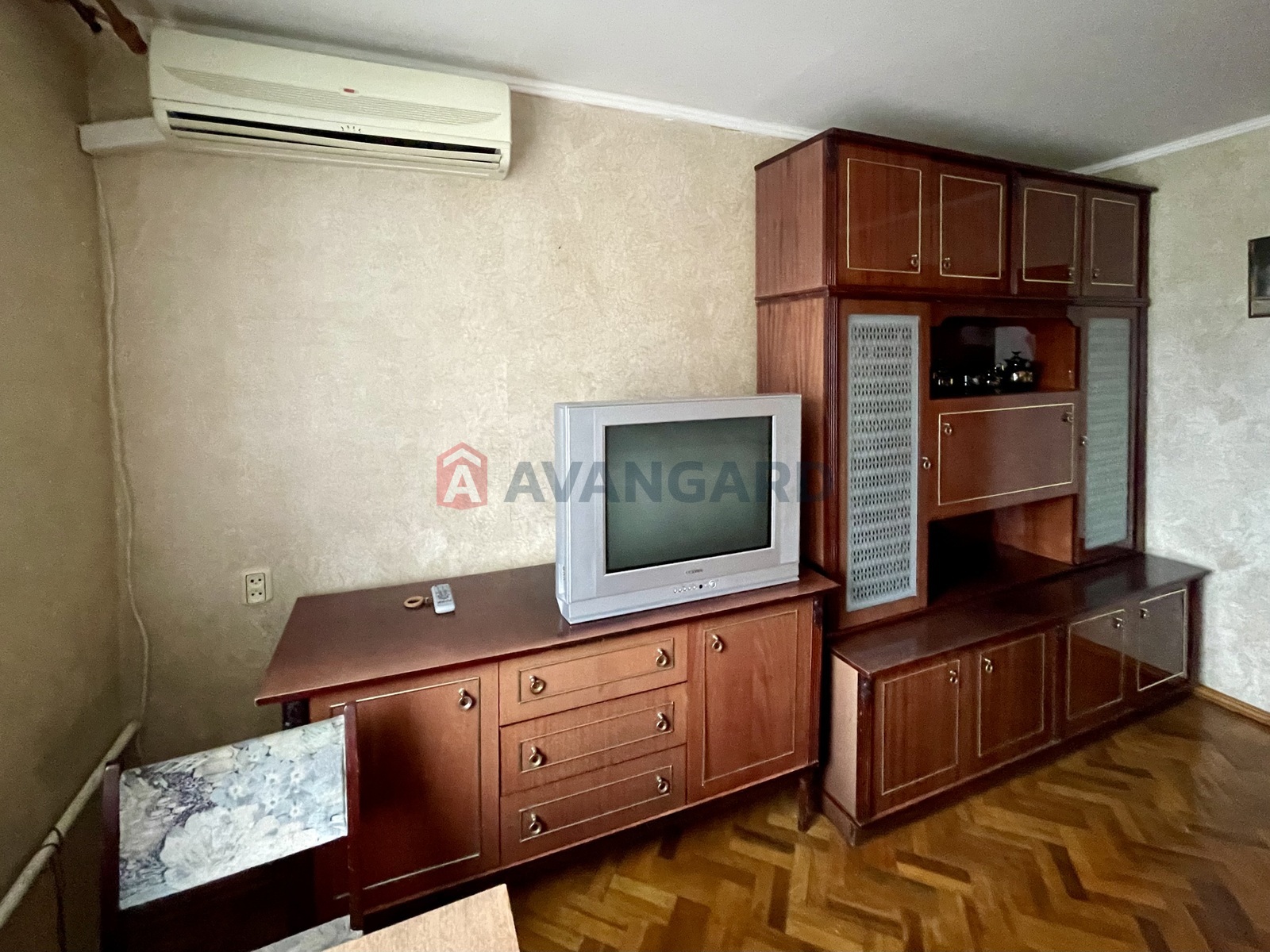 2 ��. ��������, 50/29/7 ��. �., 9/9 ������ ���� 5