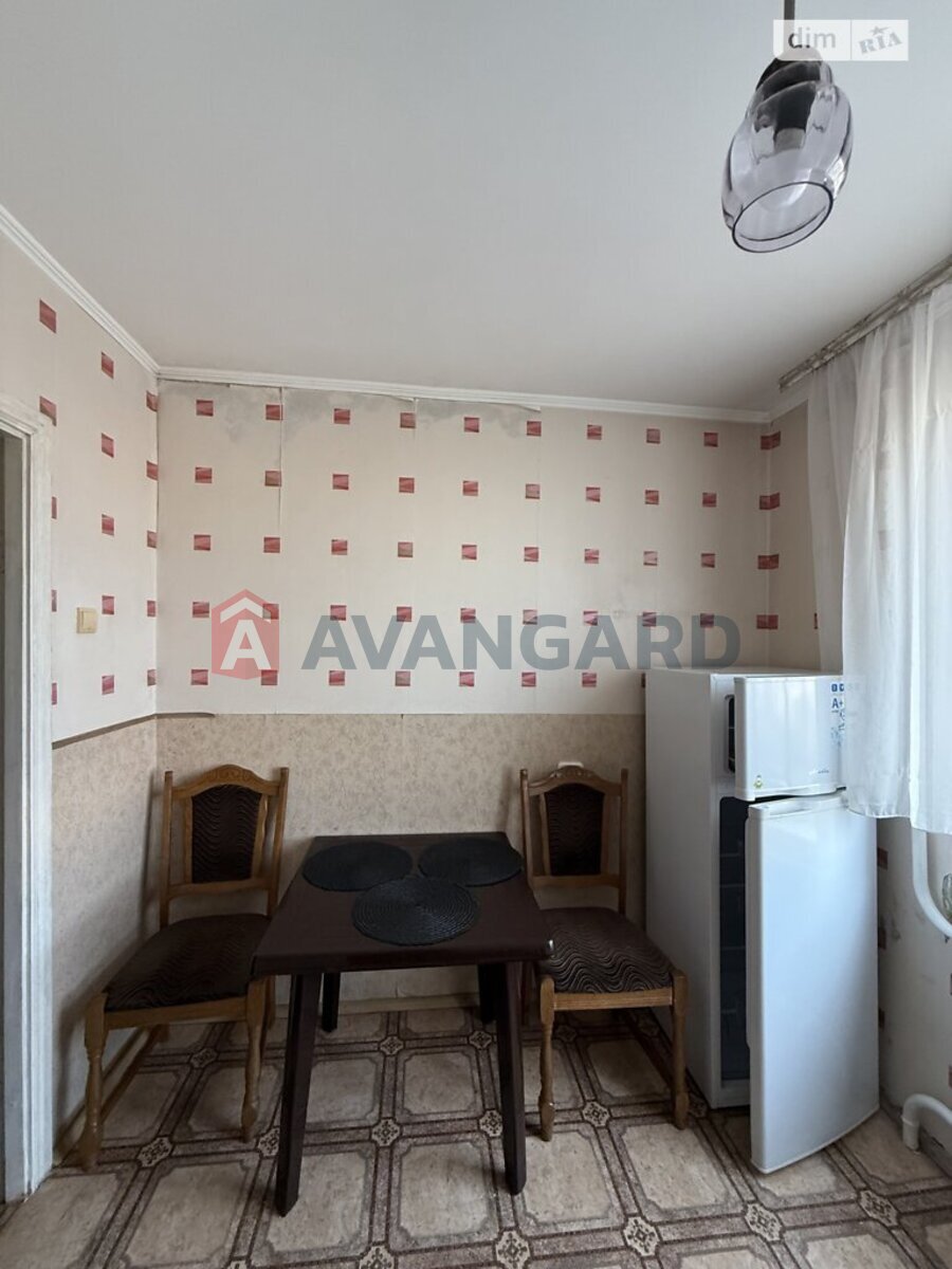 1 ��. ��������, 35/-/8 ��. �., 10/10 ������ ���� 7