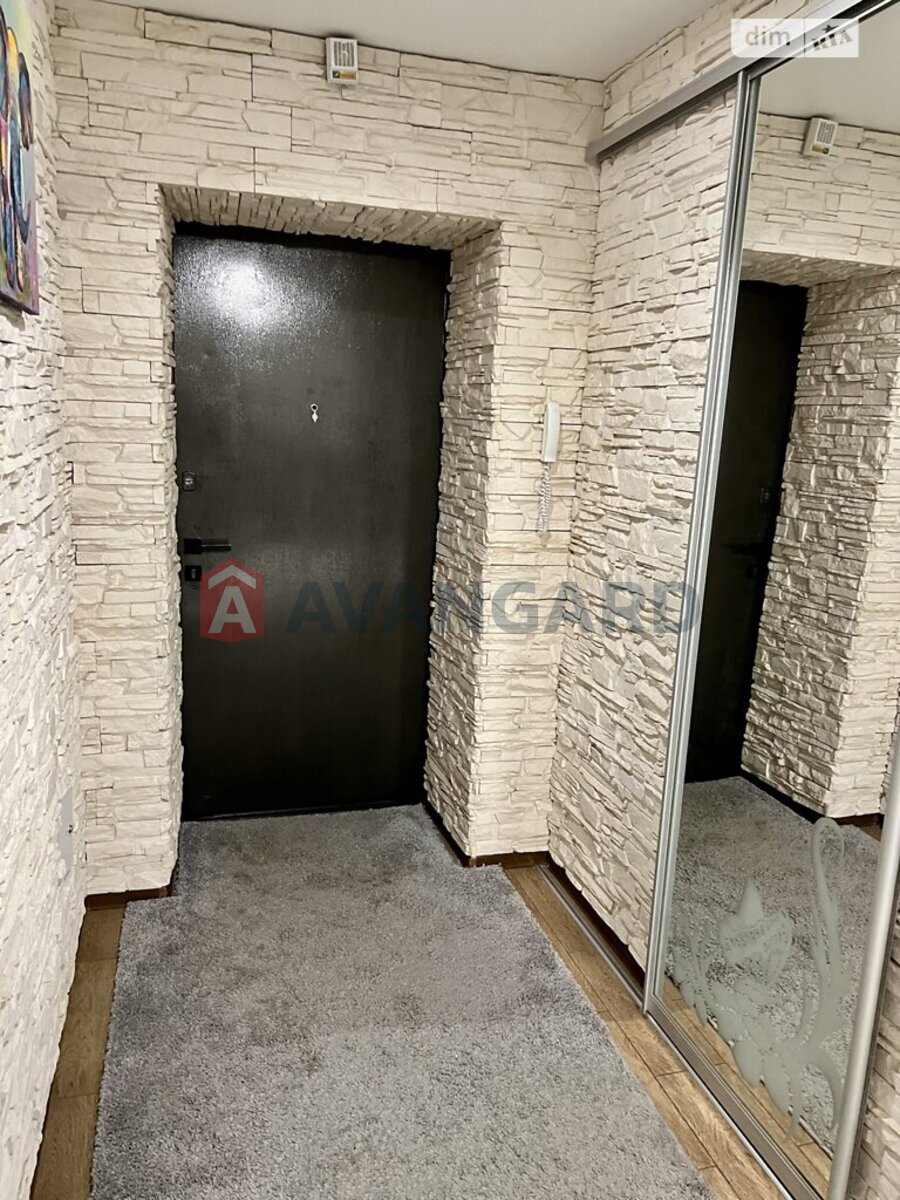 3 ����. ��������, 110/45/18 ��. �., 4/5 ���� ���� 13