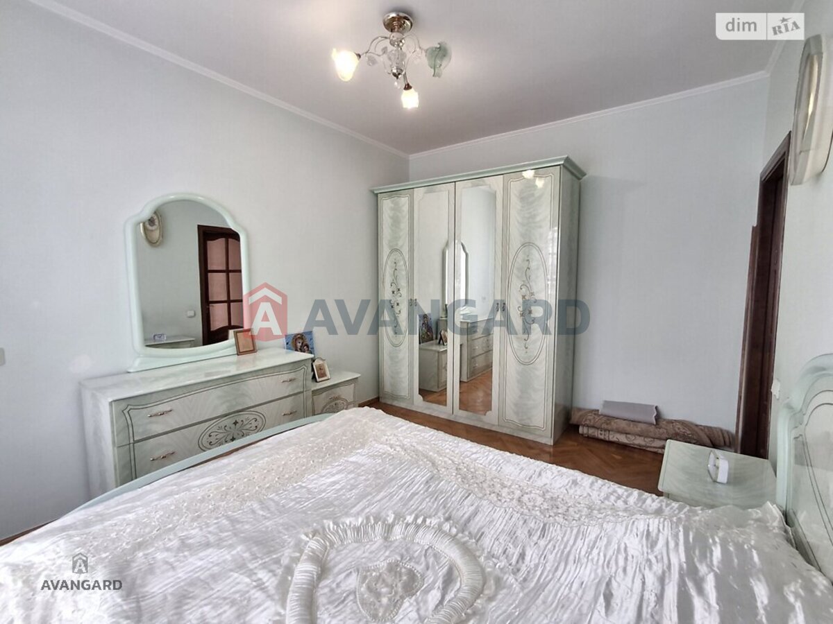 3 ��. ��������, 75/52/8 ��. �., 2/5 ������ ���� 6