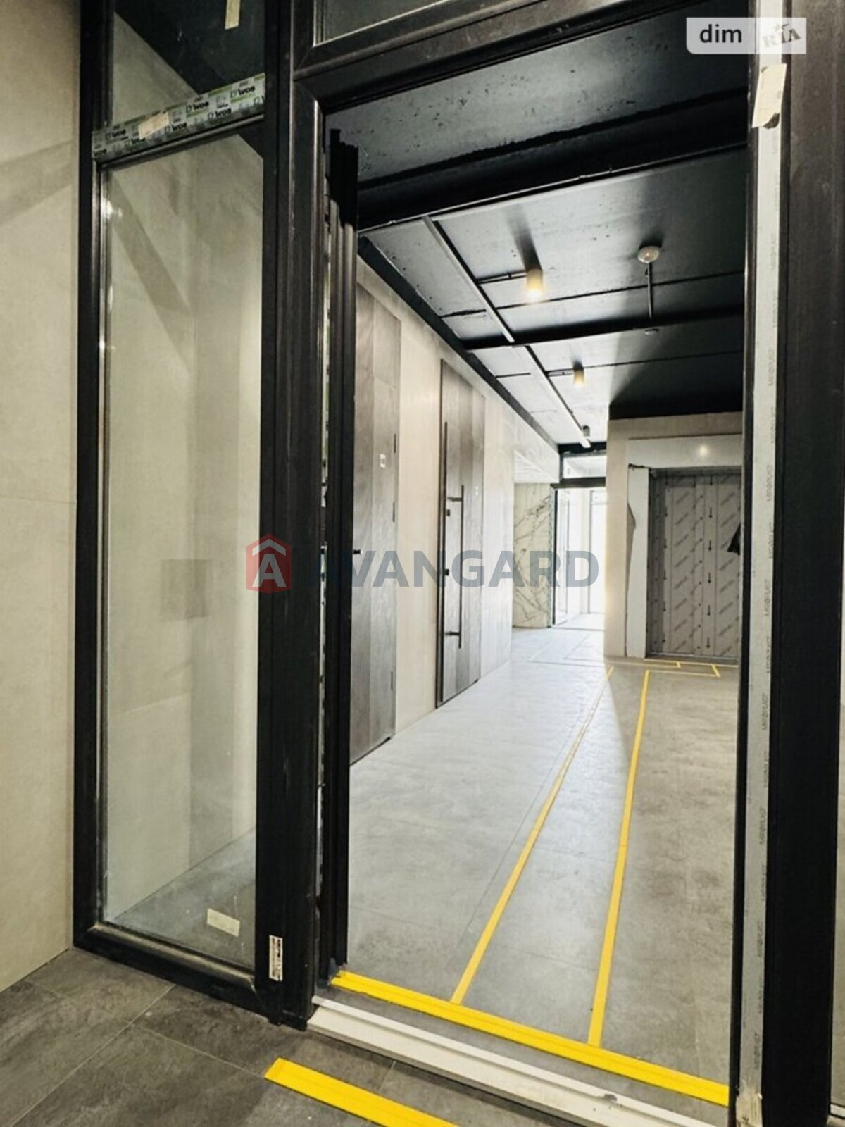 2 ��. ��������, 61/-/26 ��. �., 5/5 ������ ���� 27