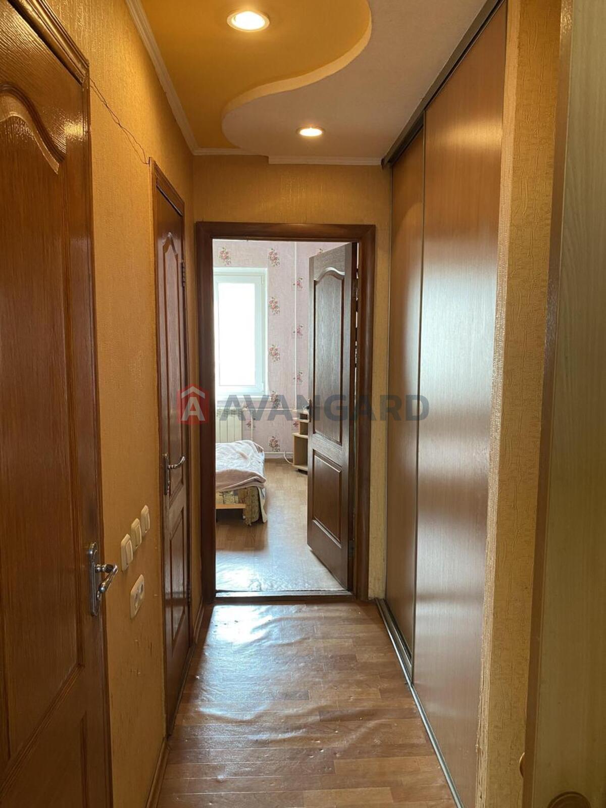 3 ��. ��������, 74/43/8 ��. �., 4/16 ������ ���� 4