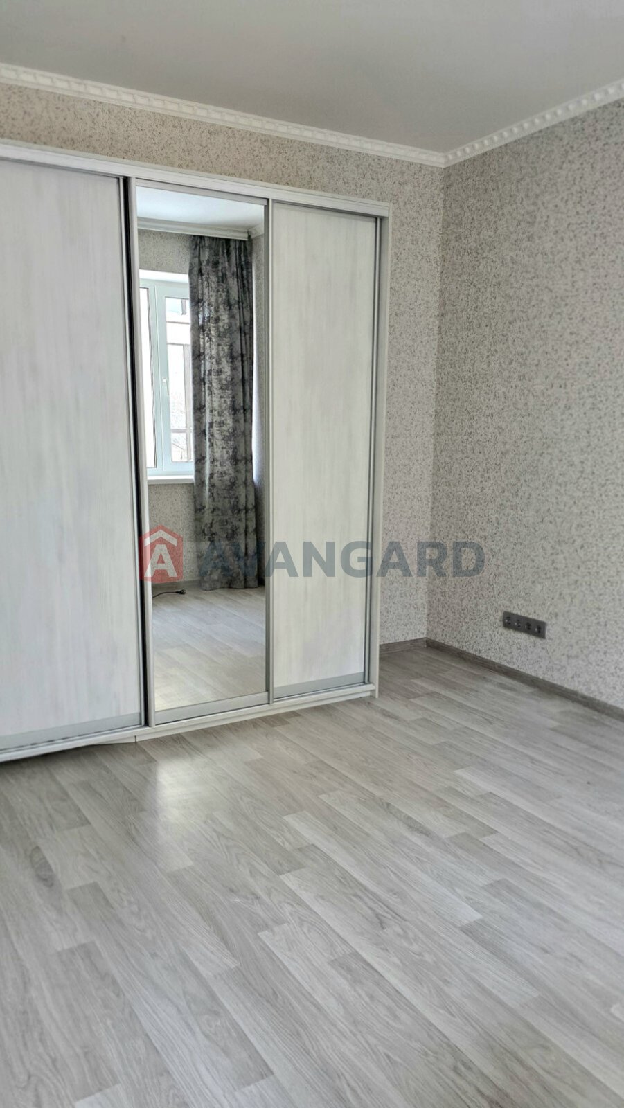 1 ����. ��������, 22/18/3 ��. �., 2/4 ���� ���� 11