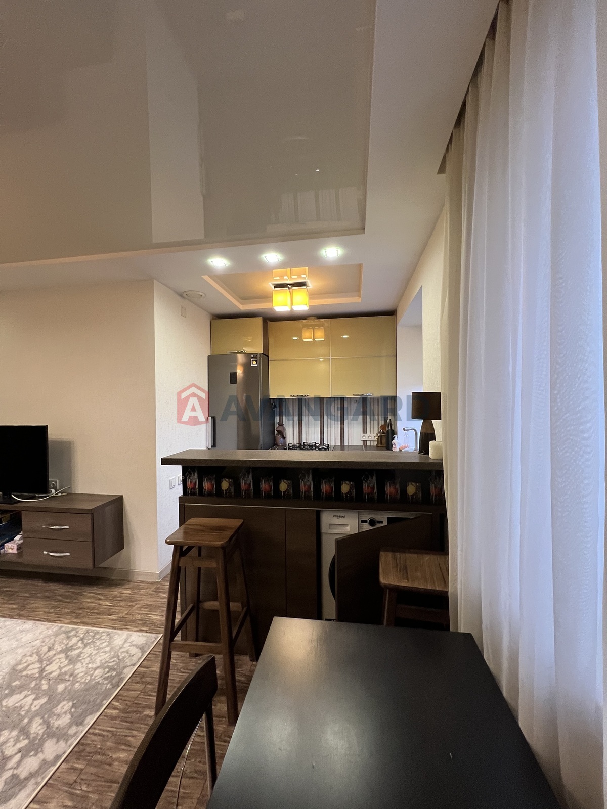 3 ��. ��������, 59/-/9 ��. �., 5/5 ������ ���� 5