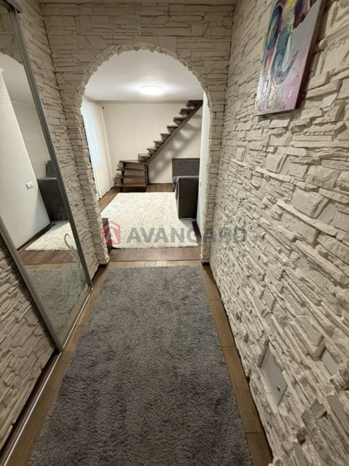 3 ����. ��������, 105/-/18 ��. �., 4/5 ���� ���� 6