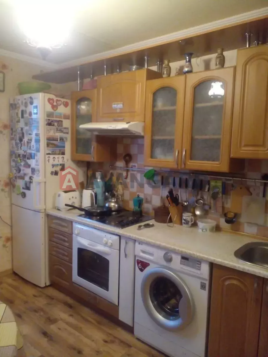 3 ��. ��������, 82/-/9 ��. �., 16/17 ������ ���� 1