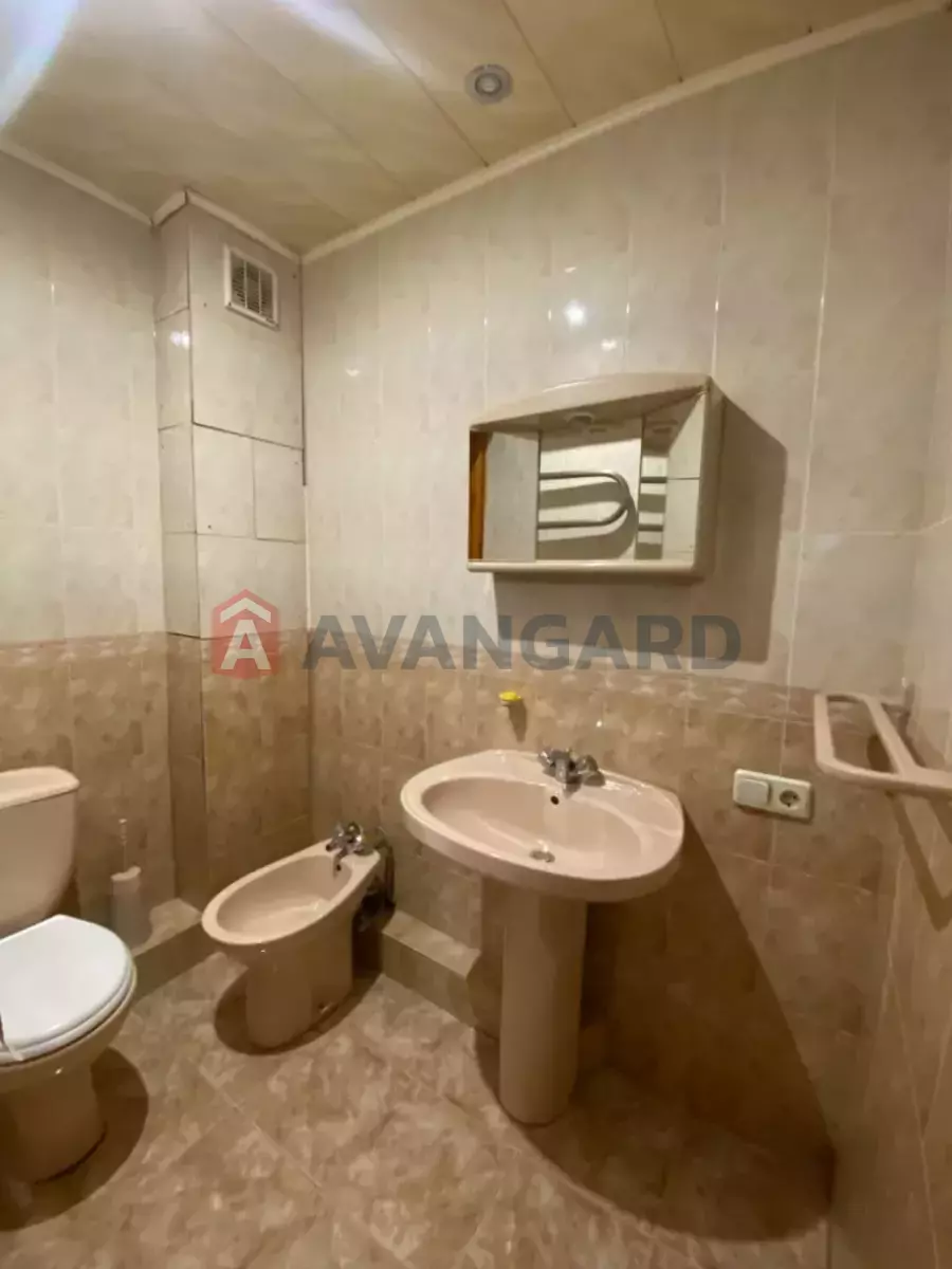 4 ��. ��������, 103/-/- ��. �., 4/9 ������ ���� 9