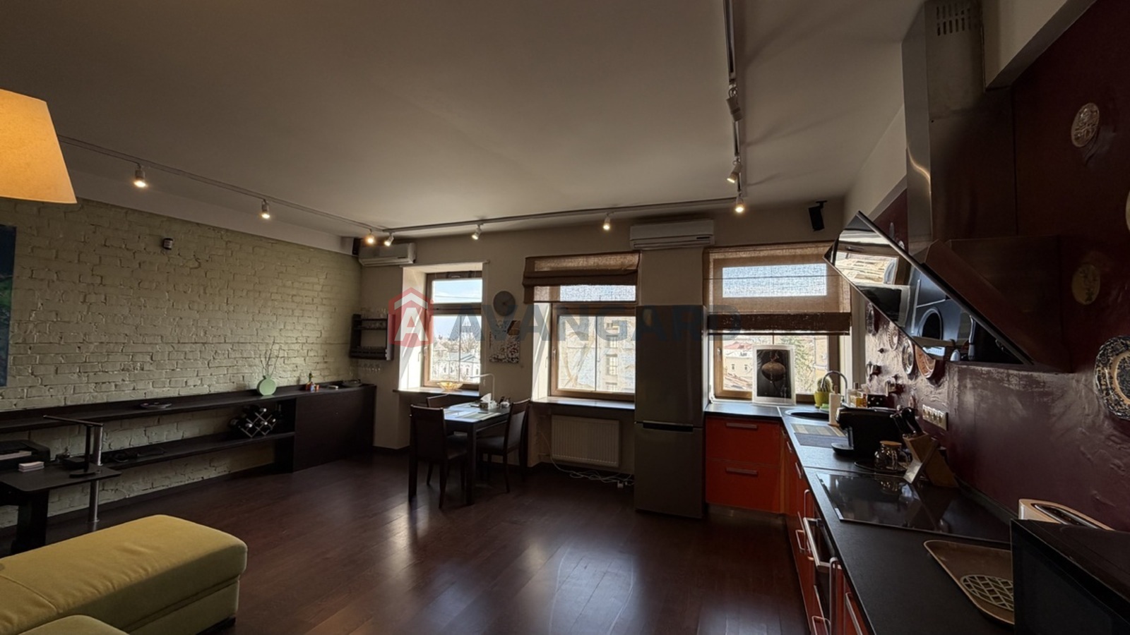 2 ��. ��������, 88/30/24 ��. �., 5/5 ������ ���� 10