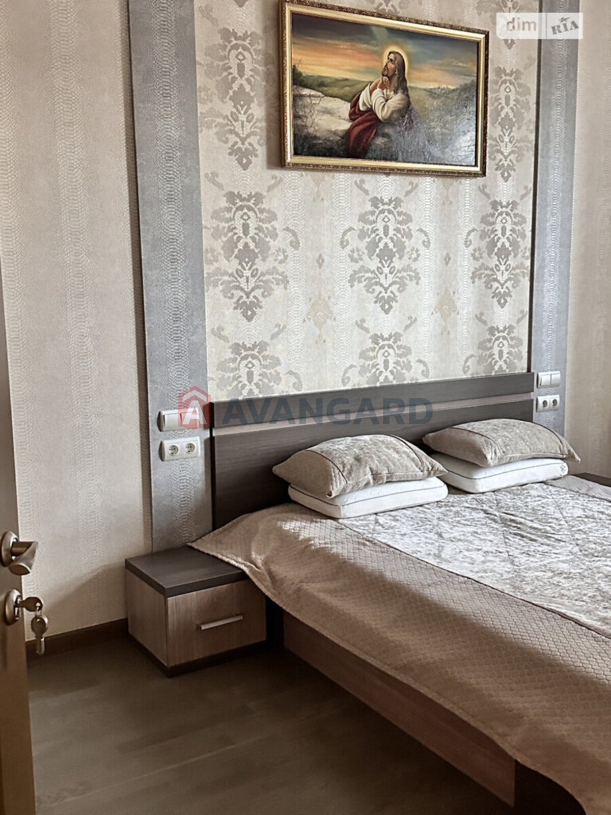 2 ��. ��������, 82/60/15 ��. �., 2/7 ������ ���� 7