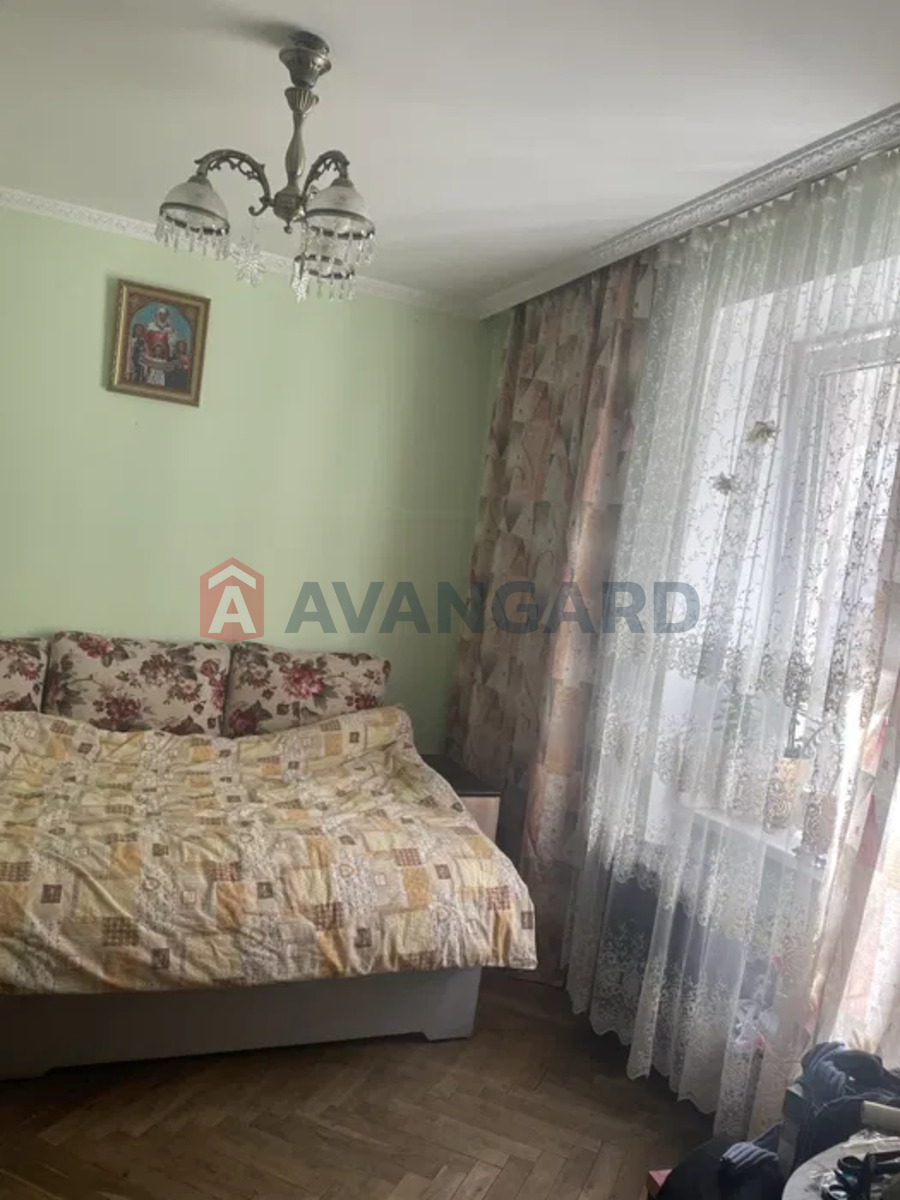 4 . , 81/-/11 . ., 3/3   10