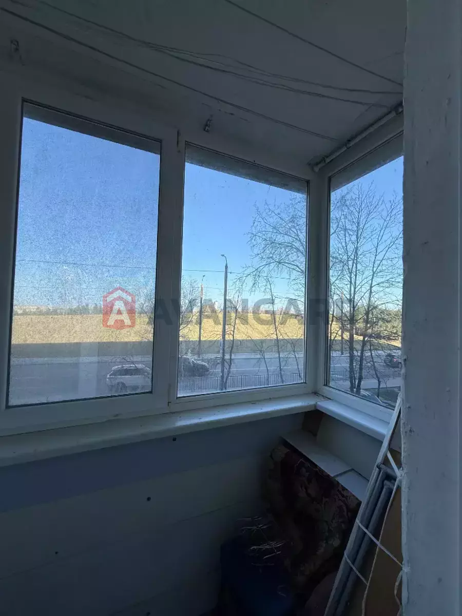 3 ��. ��������, 76/45/8 ��. �., 2/9 ������ ���� 9