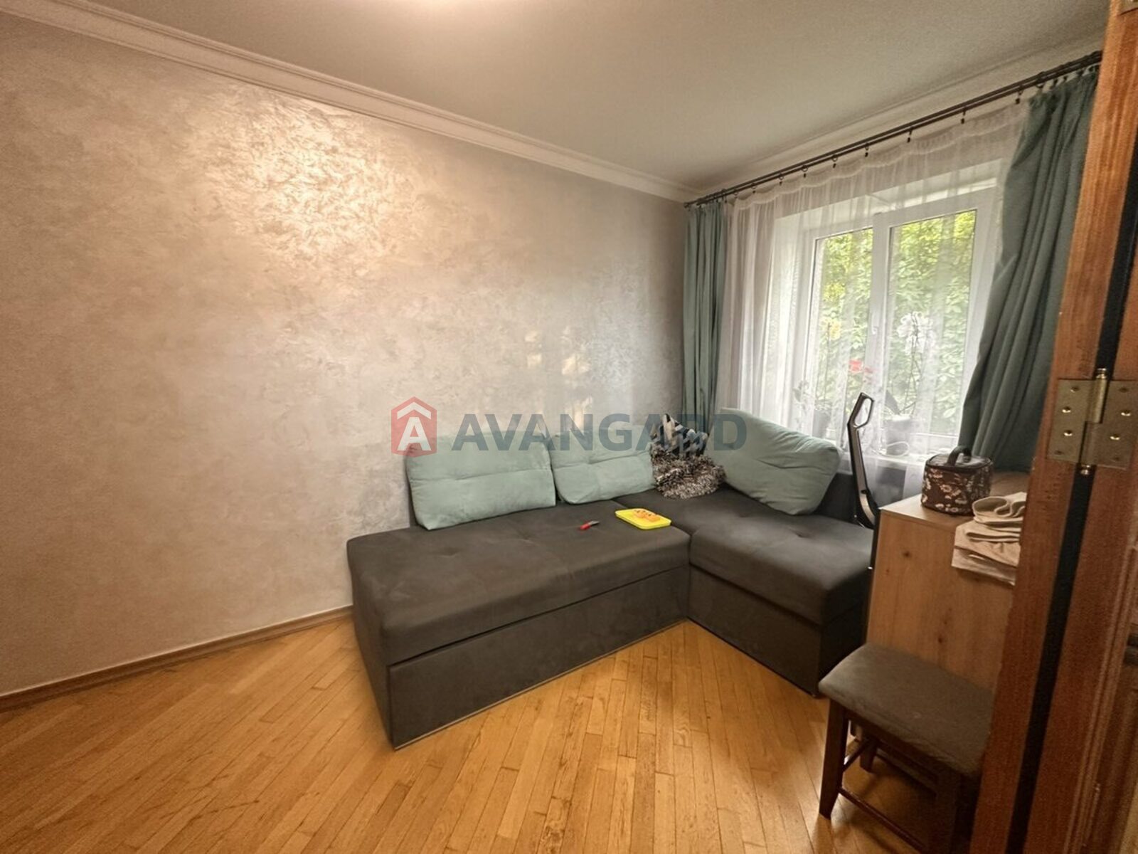 2 ��. ��������, 42/27/7 ��. �., 1/4 ������ ���� 6