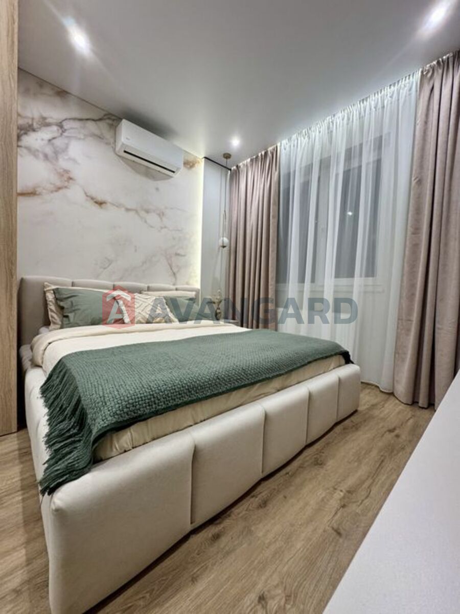 1 ��. ��������, 40/-/13 ��. �., 7/10 ������ ���� 18