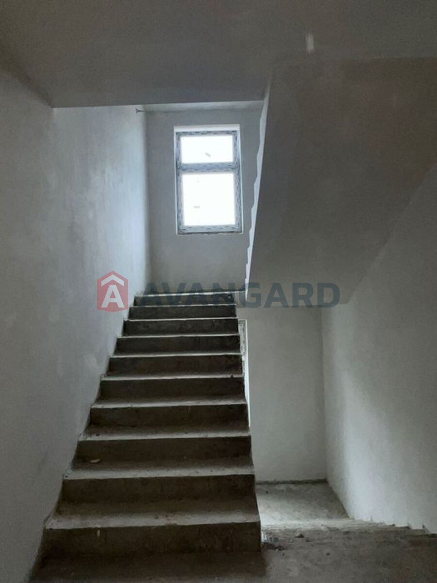 1 ��. ��������, 49/-/21 ��. �., 5/10 ������ ���� 4