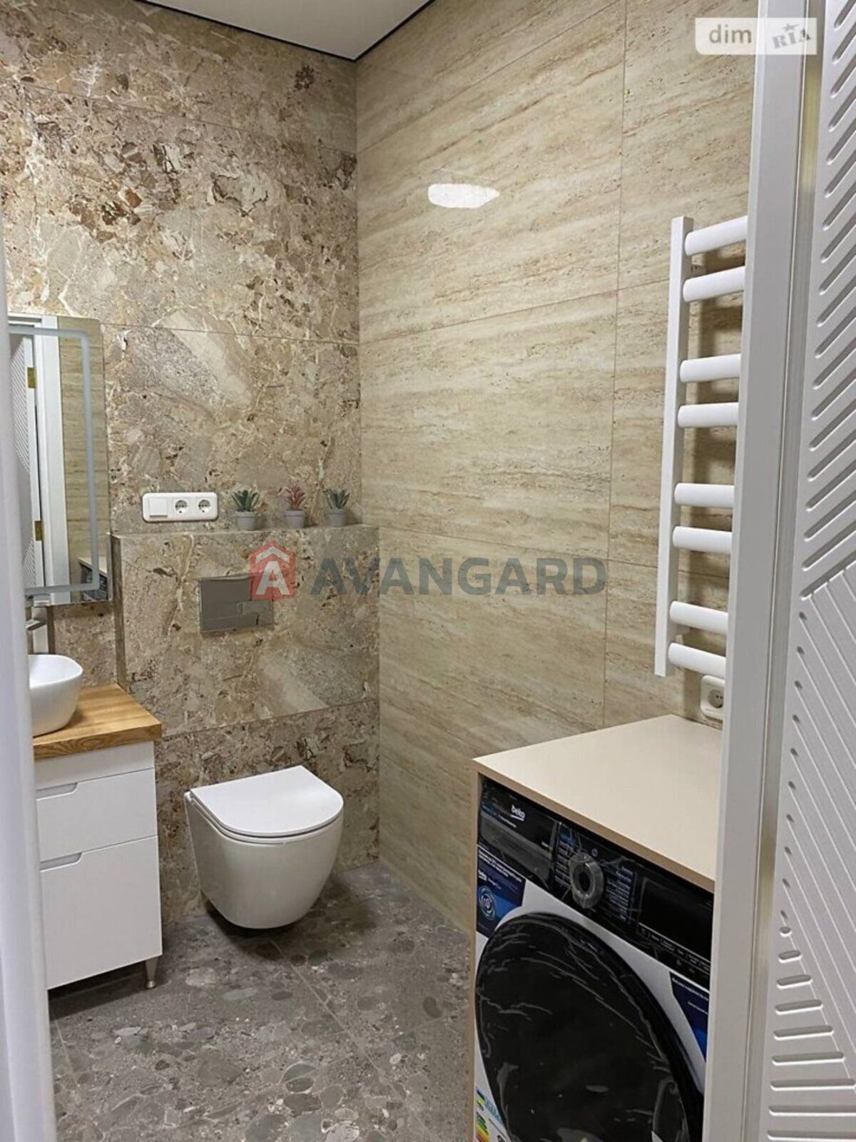 2 ��. ��������, 82/40/18 ��. �., 6/10 ������ ���� 11