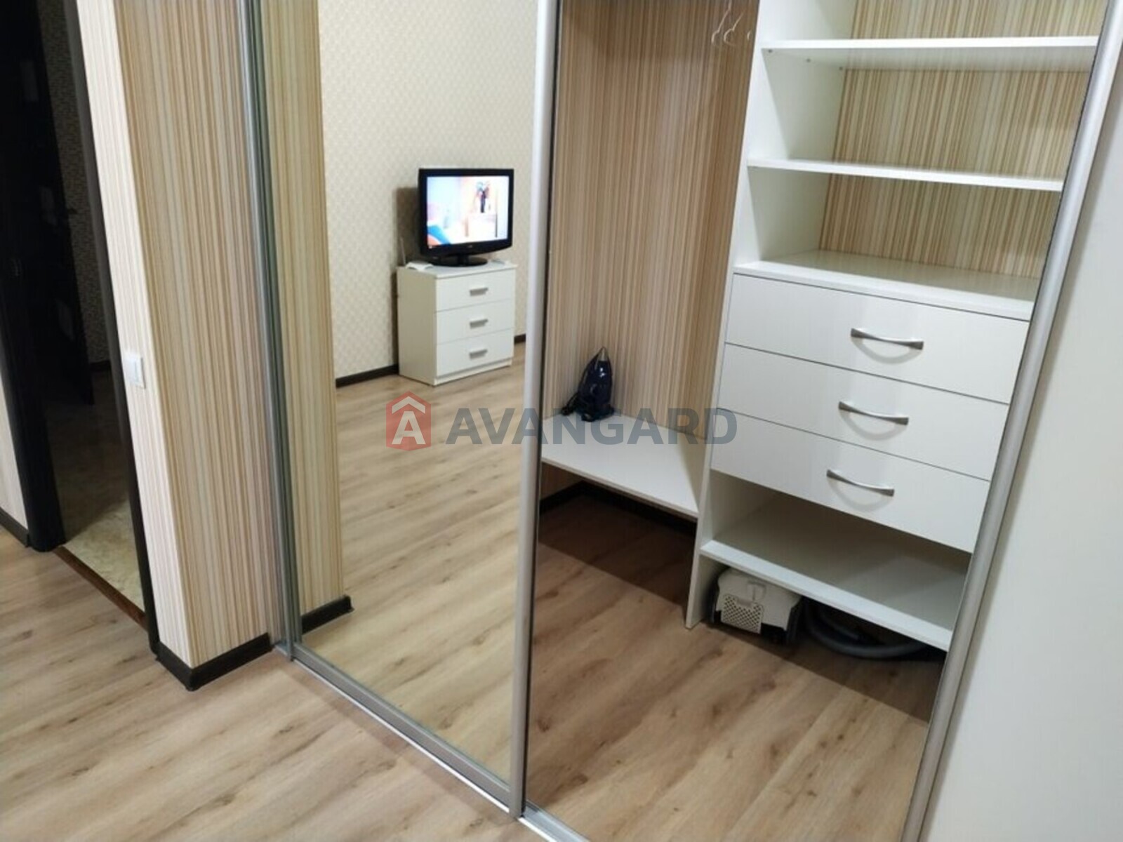 1 ��. ��������, 57/-/15 ��. �., 7/12 ������ ���� 9