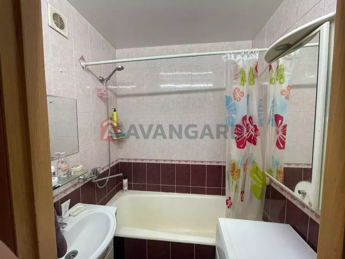 3 ��. ��������, 66/38/10 ��. �., 9/9 ������ ���� 7