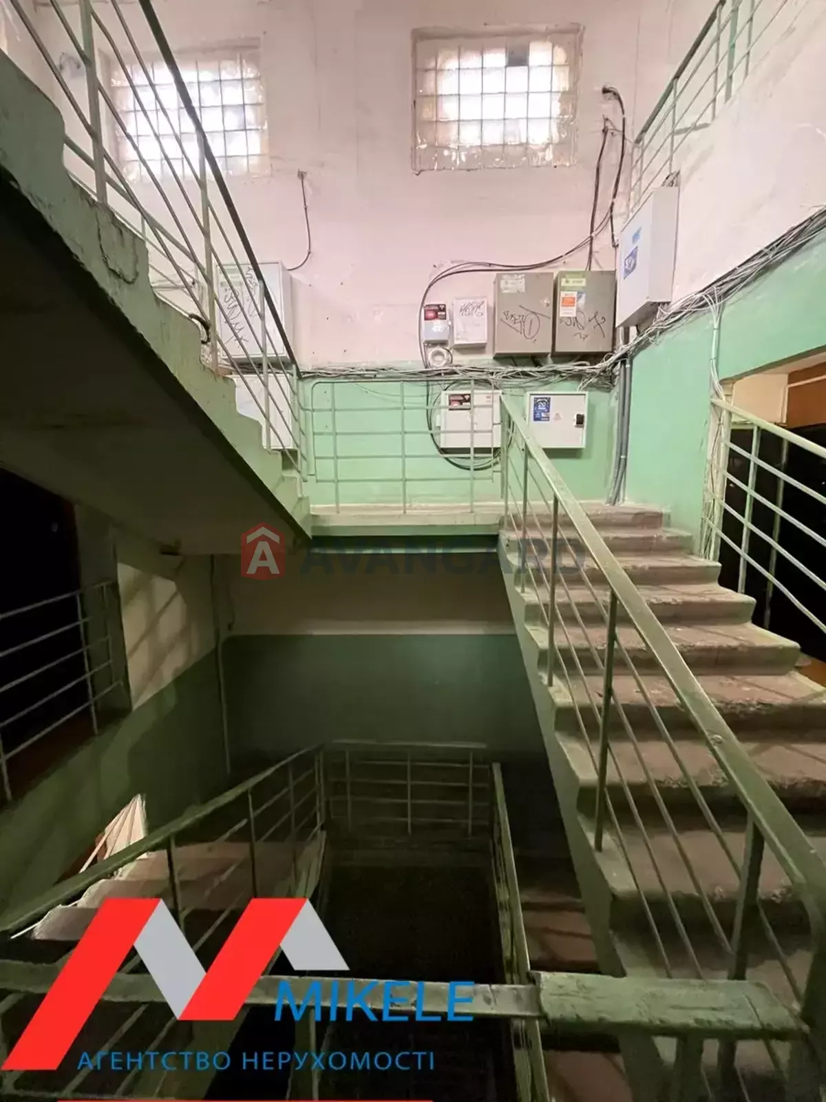 2 ��. ��������, 47/28/7 ��. �., 9/9 ������ ���� 15