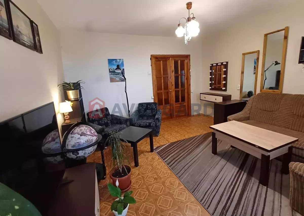 3 ��. ��������, 68/38/9 ��. �., 9/10 ������ ���� 13