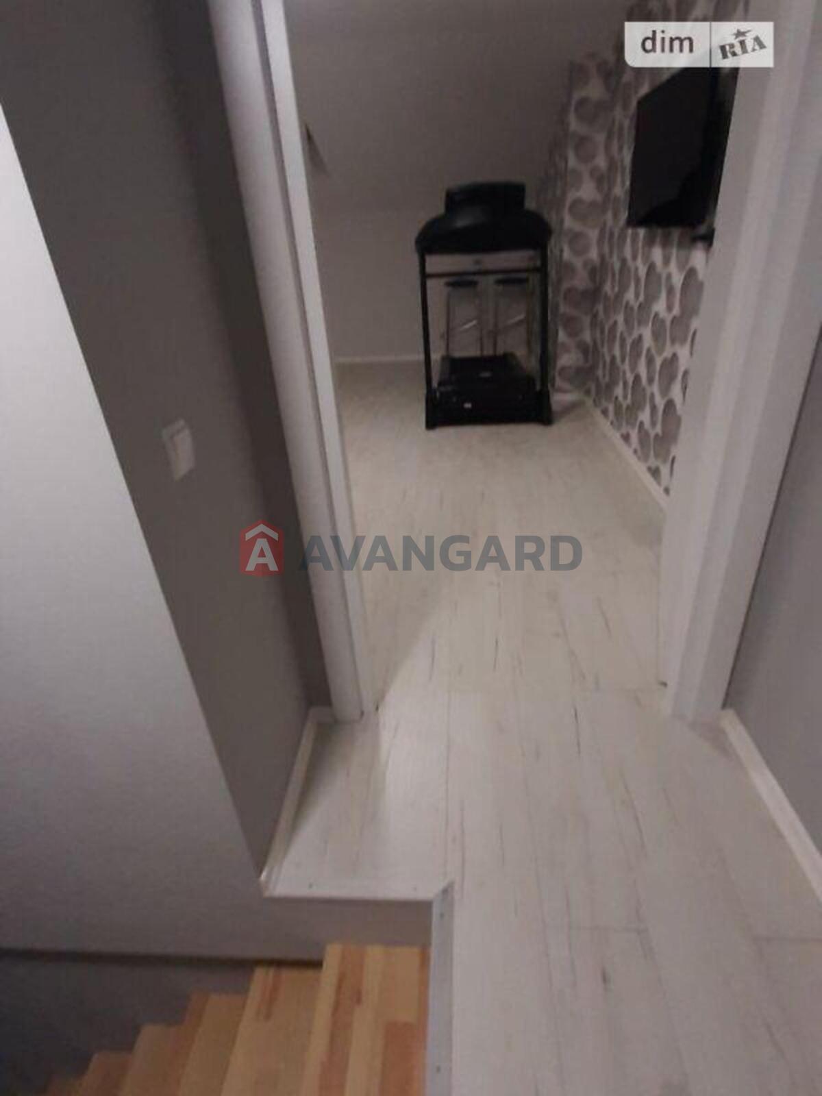 2 ��. ��������, 99/-/16 ��. �., 5/5 ������ ���� 18