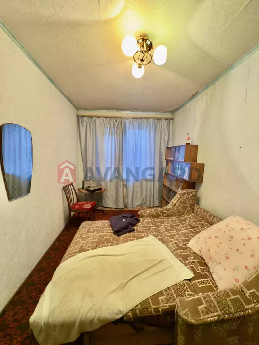 4 ����. ��������, 73/-/8 ��. �., 9/10 ���� ���� 8