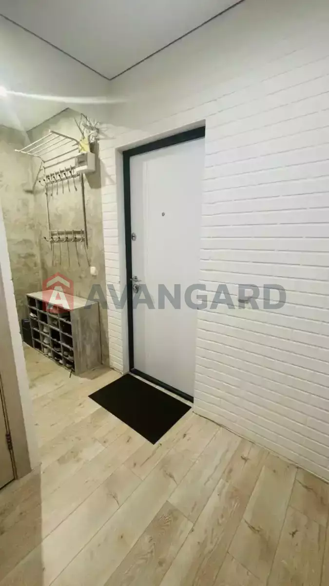 1 ��. ��������, 38/18/8 ��. �., 9/9 ������ ���� 20