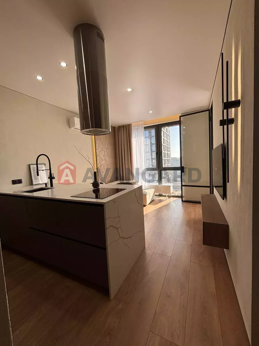 2 ��. ��������, 41/-/20 ��. �., 10/24 ������ ���� 9